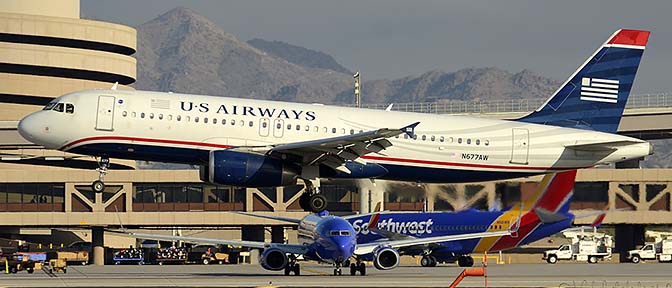 US Airways Airbus A320-232 N577AW, Phoenix Sky Harbor, December 20, 2015